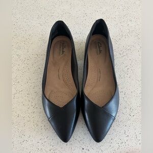 Clarks Women's Black Pointed Toe Flats